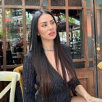 Mala Rodríguez Instagram - Nací en Jerez de la Frontera y vengo de una familia humilde, mi mamá me tuvo sola con 17 y me enseñó que nada es imposible, pintaba trenes cuando era menor y me gustaba escribir letras, me encantaba correr, el fútbol y montar en bicicleta, me fui de casa a los 19, me enamore con 22, fui madre con 24, y los crie sola a los dos, este mundo no es fácil si eres una mujer valiente pero no hay tiempo para llorar ni para dejarse vencer. Muchas veces pensé en dejarlo y no sentir culpa pero la música siempre me hacía tanto bien… siempre me hizo mejor ademas el dinero no llena, necesitamos mucho más que llenar solo la nevera. Yo soy espiritual y creo en Dios y creo en dar y me jode que la gente no pille que podemos estar mal, pasando por algo dificil y no se pare a pensar que con una simple sonrisa todo puede cambiar 🤍