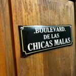 Mala Rodríguez Instagram - Nací en Jerez de la Frontera y vengo de una familia humilde, mi mamá me tuvo sola con 17 y me enseñó que nada es imposible, pintaba trenes cuando era menor y me gustaba escribir letras, me encantaba correr, el fútbol y montar en bicicleta, me fui de casa a los 19, me enamore con 22, fui madre con 24, y los crie sola a los dos, este mundo no es fácil si eres una mujer valiente pero no hay tiempo para llorar ni para dejarse vencer. Muchas veces pensé en dejarlo y no sentir culpa pero la música siempre me hacía tanto bien… siempre me hizo mejor ademas el dinero no llena, necesitamos mucho más que llenar solo la nevera. Yo soy espiritual y creo en Dios y creo en dar y me jode que la gente no pille que podemos estar mal, pasando por algo dificil y no se pare a pensar que con una simple sonrisa todo puede cambiar 🤍