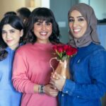 Malak Abu Zaid Instagram – –
انتهت قصة رنا في مسلسل #منت_رايق 🥹

شكرا لكم جميعاً من القلب لكل كاست العمل ، عشت معاكم احلى الكواليس بهذا العمل الممتع والخفيف وايد عالقلب ، كل الحب والشكر لمخرجتنا استاذه نهله @nahlaalfahad مشكوره على طاقتج الايجابيه ولانج كنتي دايما حريصه على نفسية الممثل وتهيئة الاجواء للمثليين باللوكيشن 

واشكر مؤلفتنا المبدعه @monaalnoofli على هالقصه الحلوه ورسمج لشخصية رنا الي وايد كانت قريبه مني وشكرا للمنتج الراقي الاستاذ يوسف الغيث @yousifalghaith  على انتاج هذا العمل المميز 

واكييييد لازم اشكر اختي ميوش @shaymaa_sulaiman الي كانت صج تعطينا من روحها الحلوه وتشجيعج لي ورا كل مشهد يااطيب اخت بالدنيا 

وخالتي شيوخ @mays.gumir اجمل خاله بالدنيا شكرا لانج كنتي السبب الرئيسي لرسم الضحكه بكل مشهد يااكثر وحده تساعدني بتنفيذ خططي🫣

شمردل عاد ( شمشون ) @abdulaziz.k.alnassar شكرا على خفة دمك ولانك بالصج كلش مو شمردلاوي 😂 ، وايد احب طاقتك وقطاتك علي

عمي عادل @shehab_hajjeya هذي مو اول مره نشتغل مع بعض وبكل عمل نشتغل فيه مع بعض اتعلم منك اكثر واكثر ، وايد احبك واحب الشغل معاك 

وليد @moe.kaz سوري على المقلب 🫣 ، وشكرا لانك كنت صديق لي واكثر واحد تشجعني ، الله يعلم شكثر اعزك وشكثر احب الشغل معاك 🫶🏻

ماانسى بوسعيد الي كله يصيدني وانا اسوي حركات غريبه ويصورني شكرا لك على لقطاتك الحلوه 🫶🏻 @azizalkhudhair 

واشكر باجي الممثلين الي ماالتقيت معاهم بمشاهد المسلسل ولكن انتوا ابدعتوا وشكرا على جهودكم 🫶🏻