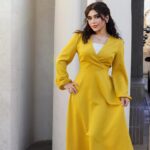 Malak Abu Zaid Instagram - اي لوك عجبكم اكثر من الاربع لوكات ؟ تقدرون تستخدمون هذا الكود علشان تاخذون الخصم : SS24MLK وهذي ارقام القطع : الاصفر 3331114 الوردي 10994979 بدلة اوف وايت : 25765779 : 26762960 / #springintoshein #sheinss2024 #sheinforall #ad