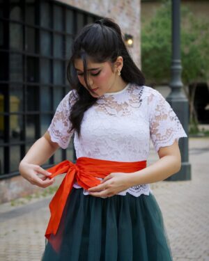 Malak Abu Zaid Instagram - كولكشن العيد الراقي والمميز 
من انامل المصممة 

@meeem.girls_clothes 

بعدسة 
@munera.photo 📸📸