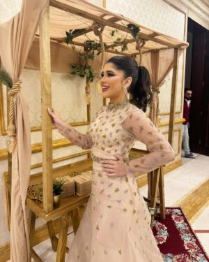 Malak Abu Zaid Instagram - -

للي سأل عن نفنوفي بمسلسل بعد غيابك عني خذيته من المصممه المبدعه ابرار الكندري @abrar_style 🤍

اشكرج على ذوقج الناعم والراقي 🤍🤍