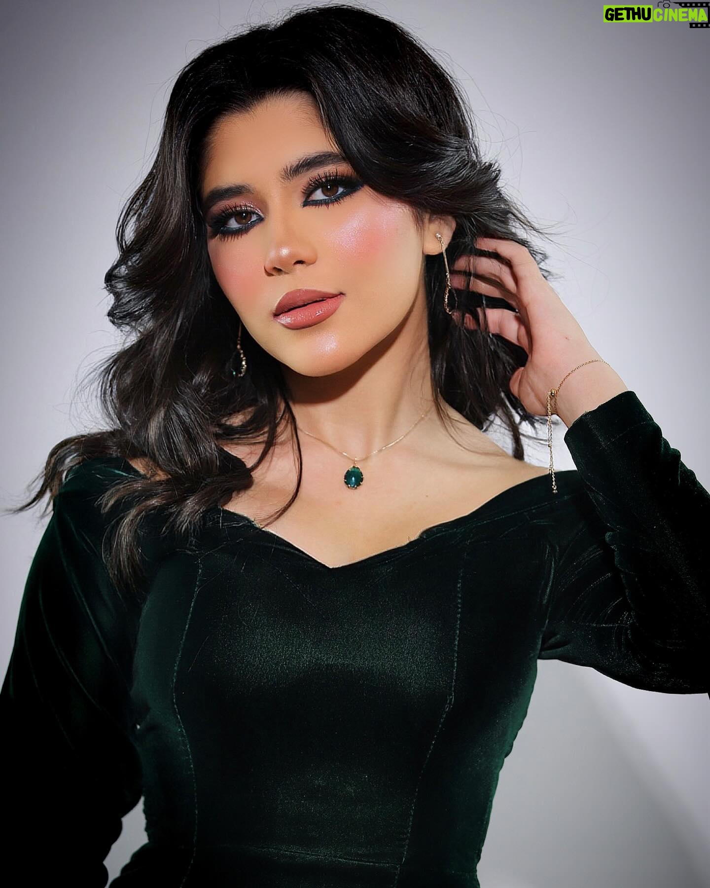 Malak Abu Zaid Instagram - - شخصية ياسمين بمسلسل #بعد_غيابك_عني 🤍 . . . اخراج : #سائد_الهواري @saedalhawwari 🎬 تأليف : #علياء _الكاظمي @alyaa_story ✍️ انتاج #شركة _دريم @dream.picturesss 💪 photos by : @mq_photoshoot makeup by : @esraa.makeupartistt hair style : @beautysisters.salon Stylist @dr.desho . #ما_شاء_الله #ملك_ابو_زيد #مسلسل#بعد_غيابك_عني