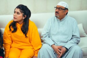 Malak Abu Zaid Instagram - -
انتهت قصة رنا في مسلسل #منت_رايق 🥹

شكرا لكم جميعاً من القلب لكل كاست العمل ، عشت معاكم احلى الكواليس بهذا العمل الممتع والخفيف وايد عالقلب ، كل الحب والشكر لمخرجتنا استاذه نهله @nahlaalfahad مشكوره على طاقتج الايجابيه ولانج كنتي دايما حريصه على نفسية الممثل وتهيئة الاجواء للمثليين باللوكيشن 

واشكر مؤلفتنا المبدعه @monaalnoofli على هالقصه الحلوه ورسمج لشخصية رنا الي وايد كانت قريبه مني وشكرا للمنتج الراقي الاستاذ يوسف الغيث @yousifalghaith  على انتاج هذا العمل المميز 

واكييييد لازم اشكر اختي ميوش @shaymaa_sulaiman الي كانت صج تعطينا من روحها الحلوه وتشجيعج لي ورا كل مشهد يااطيب اخت بالدنيا 

وخالتي شيوخ @mays.gumir اجمل خاله بالدنيا شكرا لانج كنتي السبب الرئيسي لرسم الضحكه بكل مشهد يااكثر وحده تساعدني بتنفيذ خططي🫣

شمردل عاد ( شمشون ) @abdulaziz.k.alnassar شكرا على خفة دمك ولانك بالصج كلش مو شمردلاوي 😂 ، وايد احب طاقتك وقطاتك علي

عمي عادل @shehab_hajjeya هذي مو اول مره نشتغل مع بعض وبكل عمل نشتغل فيه مع بعض اتعلم منك اكثر واكثر ، وايد احبك واحب الشغل معاك 

وليد @moe.kaz سوري على المقلب 🫣 ، وشكرا لانك كنت صديق لي واكثر واحد تشجعني ، الله يعلم شكثر اعزك وشكثر احب الشغل معاك 🫶🏻

ماانسى بوسعيد الي كله يصيدني وانا اسوي حركات غريبه ويصورني شكرا لك على لقطاتك الحلوه 🫶🏻 @azizalkhudhair 

واشكر باجي الممثلين الي ماالتقيت معاهم بمشاهد المسلسل ولكن انتوا ابدعتوا وشكرا على جهودكم 🫶🏻