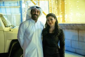 Malak Abu Zaid Instagram - -
انتهت قصة رنا في مسلسل #منت_رايق 🥹

شكرا لكم جميعاً من القلب لكل كاست العمل ، عشت معاكم احلى الكواليس بهذا العمل الممتع والخفيف وايد عالقلب ، كل الحب والشكر لمخرجتنا استاذه نهله @nahlaalfahad مشكوره على طاقتج الايجابيه ولانج كنتي دايما حريصه على نفسية الممثل وتهيئة الاجواء للمثليين باللوكيشن 

واشكر مؤلفتنا المبدعه @monaalnoofli على هالقصه الحلوه ورسمج لشخصية رنا الي وايد كانت قريبه مني وشكرا للمنتج الراقي الاستاذ يوسف الغيث @yousifalghaith  على انتاج هذا العمل المميز 

واكييييد لازم اشكر اختي ميوش @shaymaa_sulaiman الي كانت صج تعطينا من روحها الحلوه وتشجيعج لي ورا كل مشهد يااطيب اخت بالدنيا 

وخالتي شيوخ @mays.gumir اجمل خاله بالدنيا شكرا لانج كنتي السبب الرئيسي لرسم الضحكه بكل مشهد يااكثر وحده تساعدني بتنفيذ خططي🫣

شمردل عاد ( شمشون ) @abdulaziz.k.alnassar شكرا على خفة دمك ولانك بالصج كلش مو شمردلاوي 😂 ، وايد احب طاقتك وقطاتك علي

عمي عادل @shehab_hajjeya هذي مو اول مره نشتغل مع بعض وبكل عمل نشتغل فيه مع بعض اتعلم منك اكثر واكثر ، وايد احبك واحب الشغل معاك 

وليد @moe.kaz سوري على المقلب 🫣 ، وشكرا لانك كنت صديق لي واكثر واحد تشجعني ، الله يعلم شكثر اعزك وشكثر احب الشغل معاك 🫶🏻

ماانسى بوسعيد الي كله يصيدني وانا اسوي حركات غريبه ويصورني شكرا لك على لقطاتك الحلوه 🫶🏻 @azizalkhudhair 

واشكر باجي الممثلين الي ماالتقيت معاهم بمشاهد المسلسل ولكن انتوا ابدعتوا وشكرا على جهودكم 🫶🏻