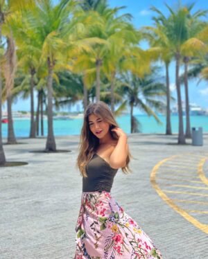 Malak Koura Instagram - 🏝🏝🏝