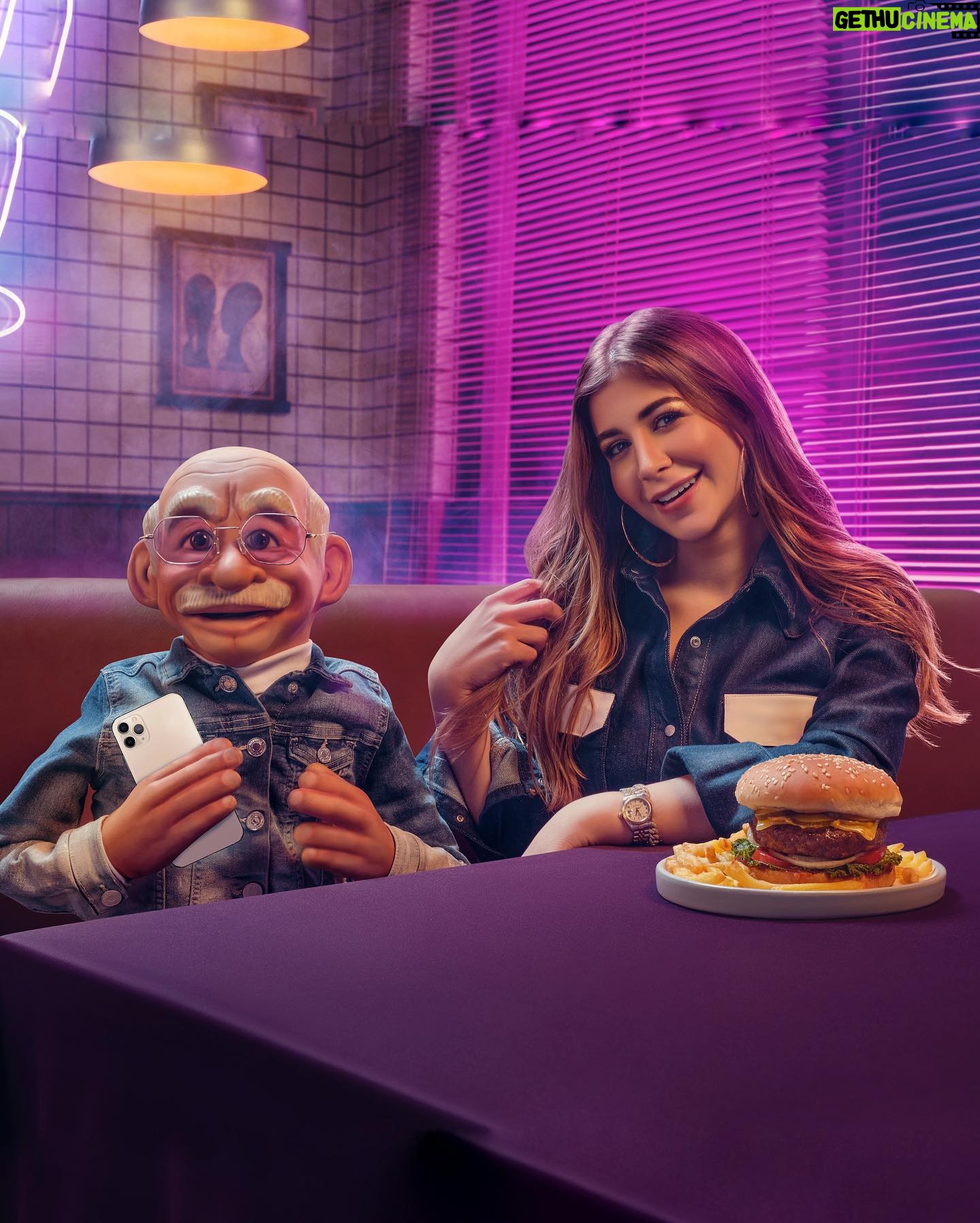 Malak Koura Instagram - So happy to be the face of @telecom.egypt on their latest campaign. It was a pleasure working with such an amazing team! Agency: @synergyadveg Directed by: @mkalawi Executive creative director: @nassef__ Producer: @the__sherif : Styling by: @monaeltonsi Makeup by: @kikibeautique Hair by: @yousefalashkar