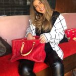 Malak Koura Instagram - ♥️ قبل مابتدى تصوير على طول⁣ Jacket by @spotfashoinegypt