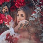 Malak Koura Instagram - Love you all 🌹 ⁣ More photos by the great @abdallaphotography Makeup by @iman_el_rashidy_make_up_artist