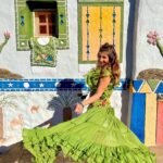 Malak Koura Instagram - ناداني من يميني ولسة بينادينى بيقولي حصليني على بلد العجايب. ناداني من شمالى قال يا ام المهر غالي … النوبه 💚⁣ ⁣ Thanks to @raatour for organizing my trip!