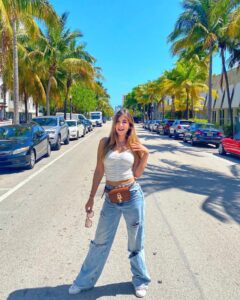 Malak Koura Instagram - 🌴 🌴🌴