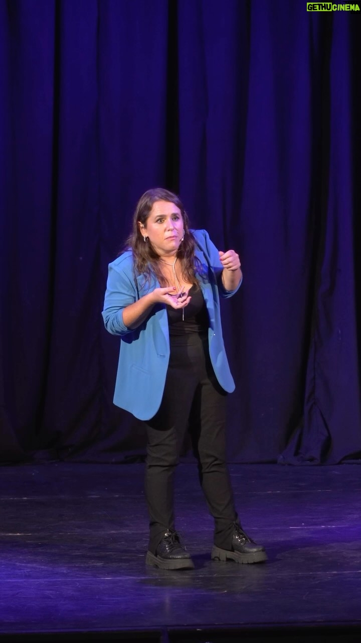Malena Guinzburg Instagram - Nunca borres las fotos del carrete! No sabés cuándo las podés llegar a necesitar!!! PRÓXIMAS FUNCIONES QUERIDO DIARIO!! MAYO 🇦🇷3/5 Biblioteca Rivadavia. BAHÍA BLANCA 🇦🇷4/5 CANNING 🇦🇷9/5 Paseo la Plaza CABA 🇦🇷10/5 Casa de Cultura SALTA 🇦🇷11/5 Teatro Mitre JUJUY 🇦🇷12/5 Teatro Alberto TUCUMAN 🇦🇷23/5 Paseo La Plaza CABA 🇦🇷24/5 Teatro Coliseo ZÁRATE 🇦🇷25/5 Teatro Helios PALOMAR 🇦🇷31/5 Teatro Seminari ESCOBAR JUNIO 🇦🇷1/6 Sociedad Italiana SAN FERNANDO 🇦🇷7/6 Teatro Maipú BANFIELD 🇦🇷8/6 Teatro Metro LA PLATA 🇦🇷14/6 La Ranchería JUNÍN 🇦🇷15/6 Casa de la Cultura PERGAMINO 🇦🇷16/6 Rafael de Aguilar SAN NICOLÁS 🇦🇷28/6 Sociedad Italiana SAN MIGUEL 🇦🇷29/6 Teatro UOM. SAN JUSTO Entradas en www.malenaguinzburg.com