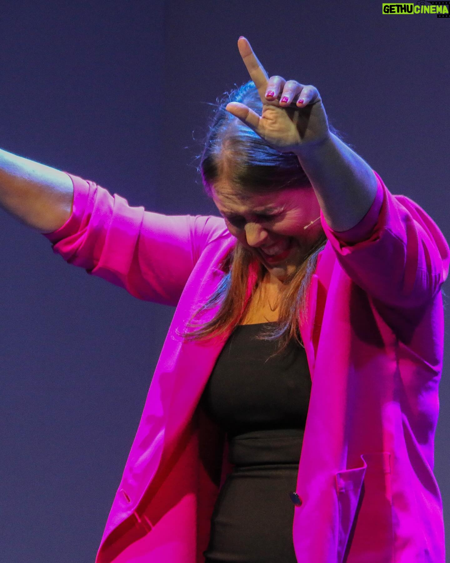 Malena Guinzburg Instagram - Trancu durante la función en Madrid! Fotos hermosas que me sacó @marurosonok !!!! Por muchas más caras así!!! Próximas funciones #queridodiario 21/3: SANTA FE 22/3: ROSARIO 28/3: CABA 1/4: CABA 5/4: SAN ISIDRO 6/4: PACHECO 12/5: SAN JUAN 13/5: MENDOZA 14/5: TUNUYAN 19/4: ASUNCIÓN 🇵🇾