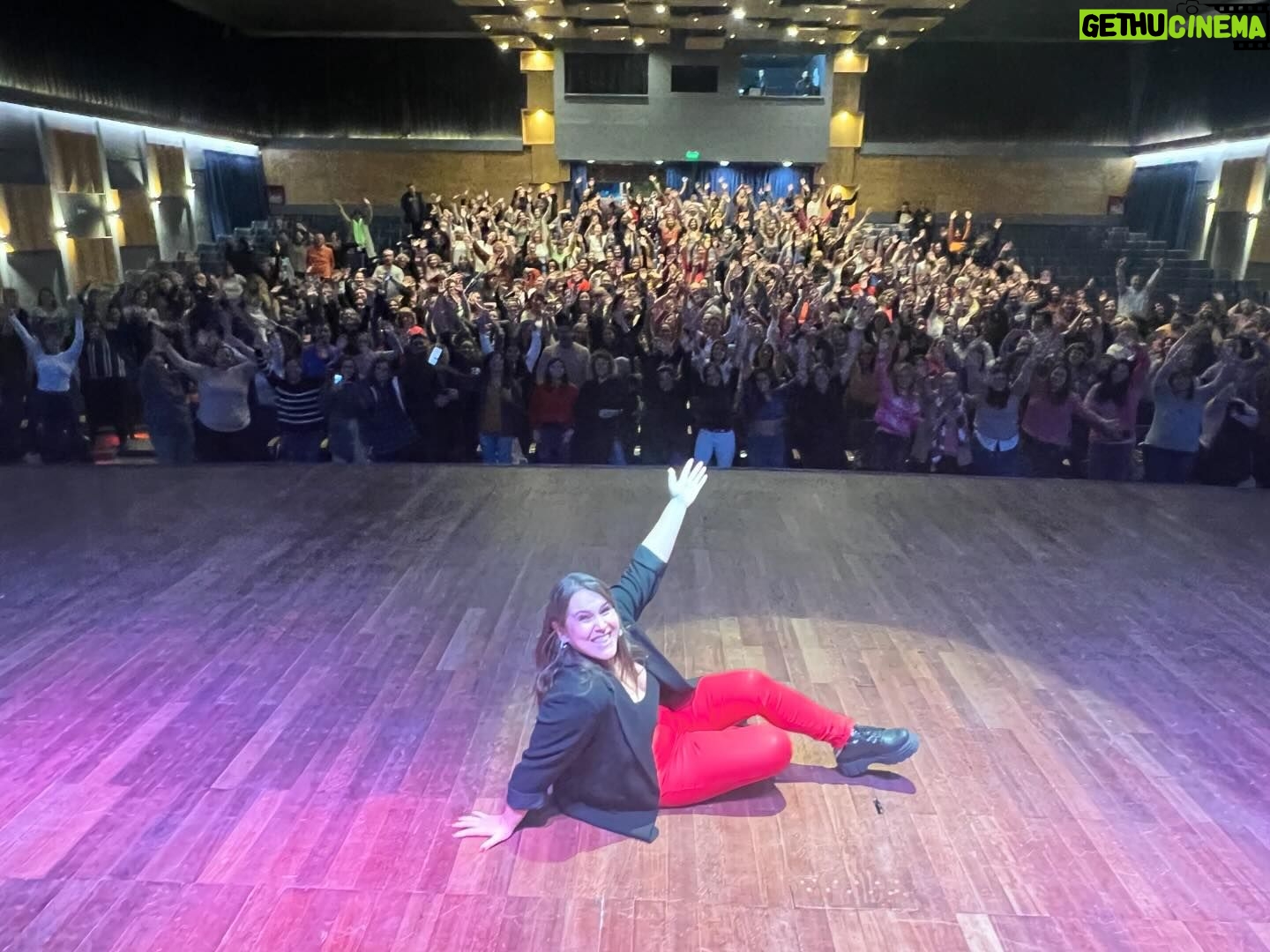 Malena Guinzburg Instagram - Gracias SAN JUAN Gracias MENDOZA Gracias TUNUYAN Tres funciones a sala llena con un público hermoso que le hicieron sentir espectacular! Gracias por venir a reírse conmigo y pasar unos días tan hermosos! Obvio que voy a volver, mil veces más!!! LOS AMO TANTO COMO A JULIÁN Y A PAKI! Producción @hthproductora @day_longoni @diegoscott @vanigibert @matuti13 @btproduccion 🚨Próximas funciones #queridodiario ABRIL 🇦🇷25/4 Paseo La Plaza CABA 🇦🇷26/4 Teatro Argentino MERCEDES 🇦🇷27/4 Teatro Morón MORÓN MAYO 🇦🇷3/5 Biblioteca Rivadavia. BAHÍA BLANCA 🇦🇷4/5 CANNING 🇦🇷9/5 Paseo la Plaza CABA 🇦🇷10/5 Casa de Cultura SALTA 🇦🇷11/5 Teatro Mitre JUJUY 🇦🇷12/5 Teatro Alberto TUCUMAN 🇦🇷24/5 Teatro Coliseo ZÁRATE 🇦🇷25/5 Teatro Helios PALOMAR 🇦🇷31/5 Teatro Seminari ESCOBAR JUNIO 🇦🇷1/6 Sociedad Italiana SAN FERNANDO 🇦🇷7/6 Teatro Maipú BANFIELD 🇦🇷8/6 Teatro Metro LA PLATA 🇦🇷14/6 La Ranchería JUNÍN 🇦🇷15/6 Casa de la Cultura PERGAMINO 🇦🇷16/6 Rafael de Aguilar SAN NICOLÁS 🇦🇷28/6 Sociedad Italiana SAN MIGUEL 🇦🇷29/6 Teatro UOM. SAN JUSTO Entradas en www.malenaguinzburg.com