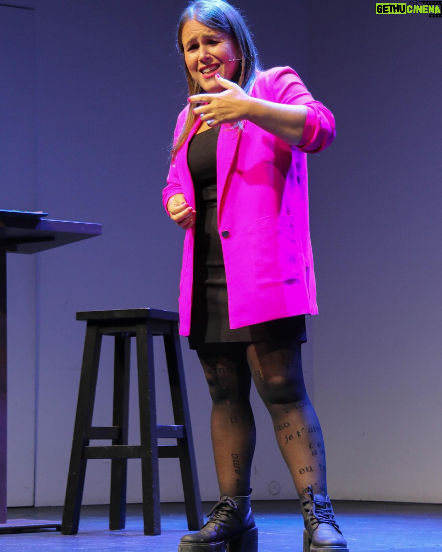 Malena Guinzburg Instagram - Trancu durante la función en Madrid! Fotos hermosas que me sacó @marurosonok !!!! Por muchas más caras así!!! Próximas funciones #queridodiario 21/3: SANTA FE 22/3: ROSARIO 28/3: CABA 1/4: CABA 5/4: SAN ISIDRO 6/4: PACHECO 12/5: SAN JUAN 13/5: MENDOZA 14/5: TUNUYAN 19/4: ASUNCIÓN 🇵🇾