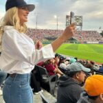 Malillany Marín Instagram - Un día especial 💙⚾️ #yankees #beisbol @yankees @diablosrojosmx ☺️😉 Y mi querido amigo y hermano de generación @isaacsalamef luego les subimos reel Soy muy feliz!!!