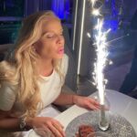 Malillany Marín Instagram - A un día de mi cumpleaños 🎂 23 th pre cumpleaños . Celebrando entre amigos ☺️ ❤️🙏🏻🙏🏻🙏🏻que viva la vida 😃 .