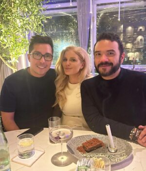 Malillany Marín Instagram - A un día de mi cumpleaños 🎂 23 th  pre cumpleaños . Celebrando  entre amigos ☺️ ❤️🙏🏻🙏🏻🙏🏻que viva la vida 😃 .
