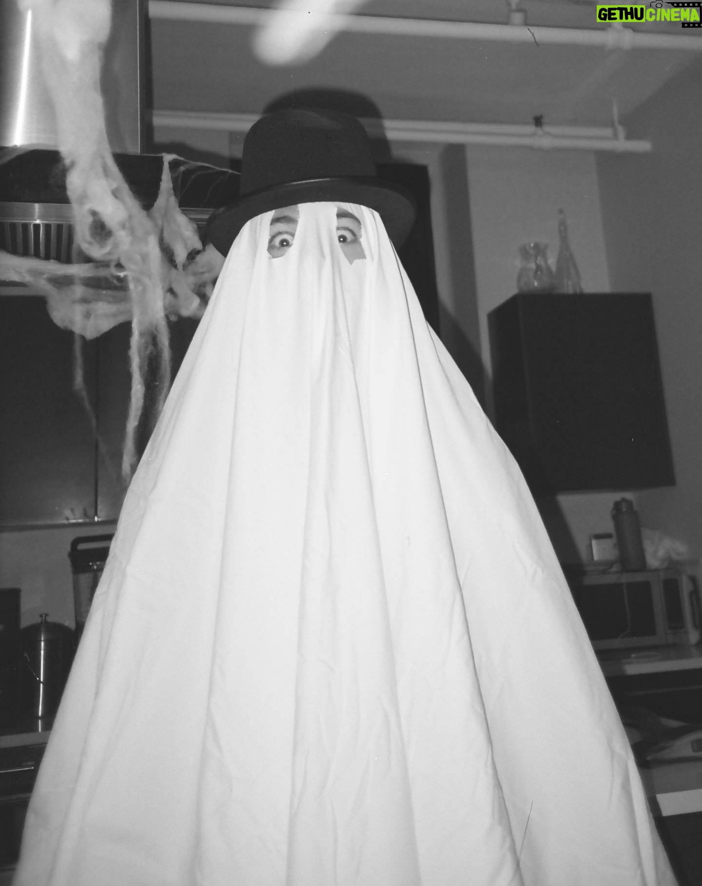 Malina Weissman Instagram - Don’t give a sheet