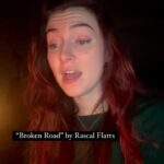 Malinda Kathleen Reese Instagram - I saw a few people singing this and thought why not 🥰 @rascalflatts #country #folk #siren #singer #reverb #candlelight #brokenroad