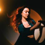 Malinda Kathleen Reese Instagram – Look At You Now.  Out March 22.  This is the start of an EP of the same name, coming single by single this year.  What happens when you take the leap?  What if the net fails to catch you?  Pre add her in my 🔗🔗❤️

Amazing photo by @miaisabellaphotography