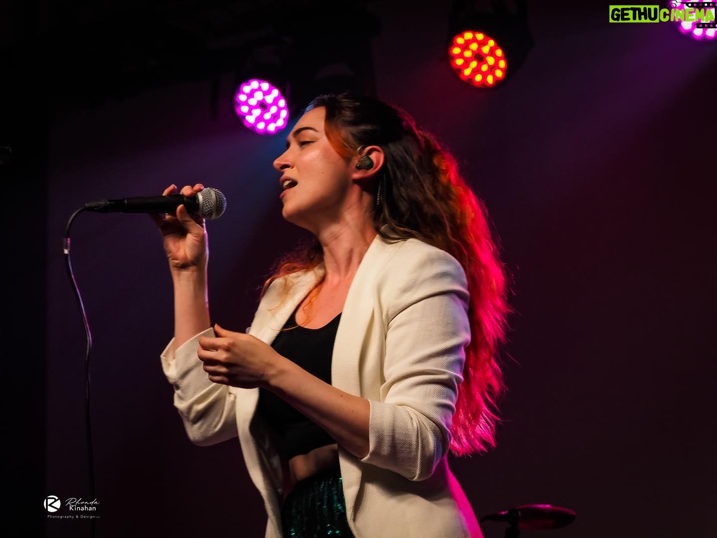 Malinda Kathleen Reese Instagram - Shots from the @michigan_irish festival this year. So incredibly fun. Can’t wait to get back onstage tomorrow 🥰 📸 by @kinahan_photography_design
