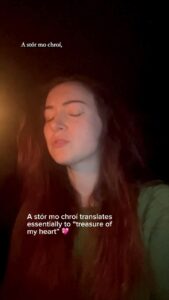 Malinda Kathleen Reese Instagram - I encourage you to look up the tradition of the American Wake. Thank you to the work of Joe Heaney and those who preserve it for helping me learn about this song ❤️ #singer #folk #ballad #irish #ireland #grief #history