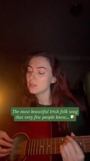Malinda Kathleen Reese Instagram - I’m so in love with this song. 💚🇮🇪☘️ #folk #irish #ireland #countyclare #siren #singer #candlelight #reverb #cottagecore #lovesong #stpatricksday #stpaddysday
