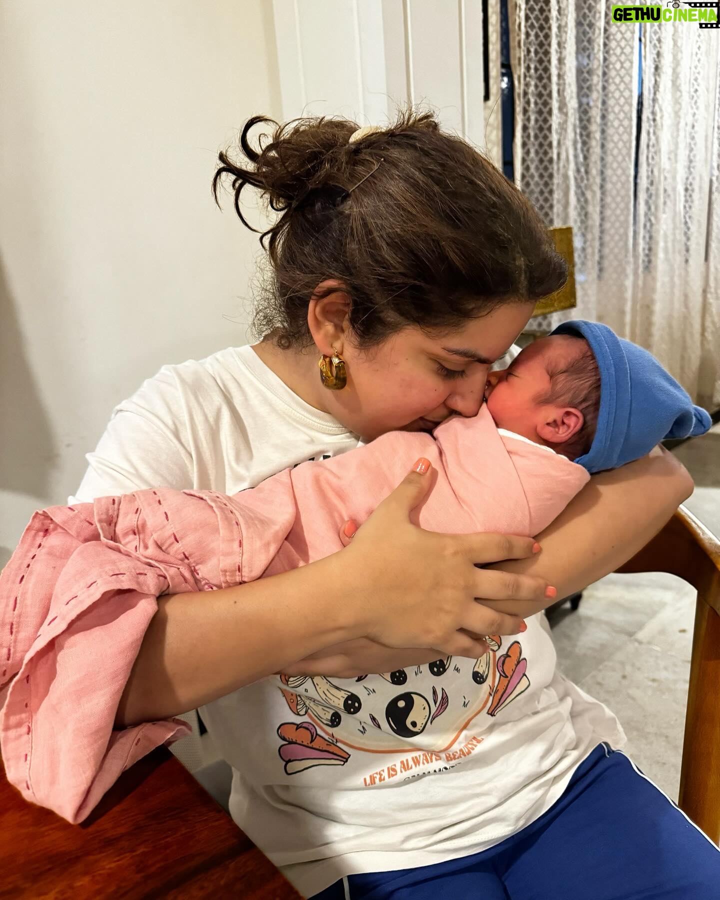 Mallika Dua Instagram - 🧿 I’m now Maasi to Fateh Dua Sinha, who secretly judges everyone, pouts non stop, thinks deep thoughts, gives bombastic side eye 👀, smiles for no reason in his sleep, sleeps if he finds you boring, uses very few sounds to convey discomfort/needs but gets the point across and has the fluffiest cheeks monk like calm at all times. Needless to say, he reminds us of Papaji in the most adorable, life affirming, heart melting, soul healing way. 🧿💚✨ This button is 20 times smaller than he looks in pictures. I can’t. Two little monkeys have now conquered our world, and they are aptly named Jahan and Fateh 🧿✨🦋🦉