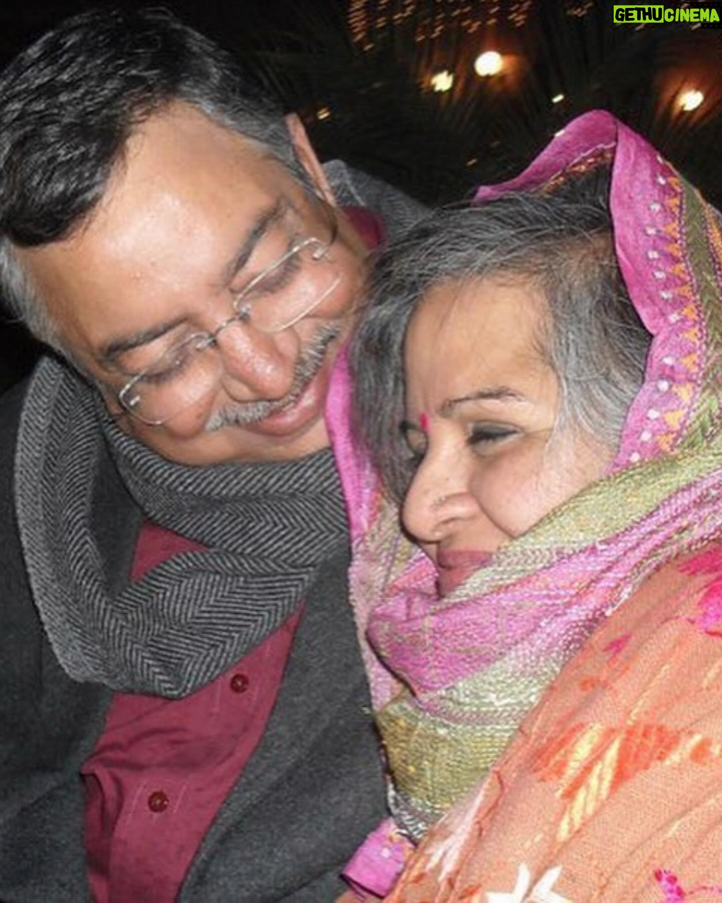 Mallika Dua Instagram - Happy Birthday my mummy @chinnadua You would’ve turned 64 today and probably celebrated it by baking Jahan a cake in typical selfless Chinna fashion. I try and find your spirit within me everyday. It will take time. You were extraordinary and divine after all. I cook more now. I think it’s you. I also laugh louder, that’s definitely you. I’m also trying to never say die. It’s hard for obvious reasons but I’m trying. I also text less because this Carpal Tunnel surgery business is not cool. You Social butterfly 📱🧚🏻♀️ I try to keep a nice home and be a good host. I also try and help people like you would. I don’t have a fraction of your patience or social battery though. I’m still not able to wear your sarees often, or drape one myself. I hope you are very very very happy and peaceful, wherever you are, surrounded by music and love. I picture you in heaven, nurturing a big kitchen garden like you always wanted, singing to your plants sans any worry. My small babygirl with the purest heart. Happy Birthday my first and greatest love. Thank you for being mine, for choosing us and for the gorgeous looks my god. Itni sundar. Untill we meet again😘 🦋🧿🦋