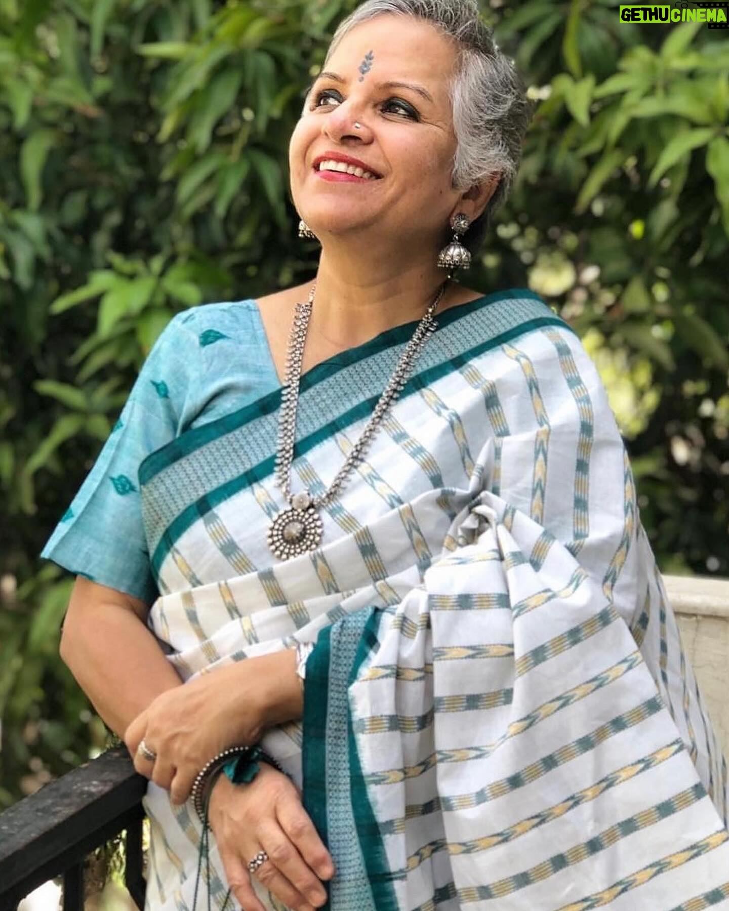 Mallika Dua Instagram - Happy Birthday my mummy @chinnadua You would’ve turned 64 today and probably celebrated it by baking Jahan a cake in typical selfless Chinna fashion. I try and find your spirit within me everyday. It will take time. You were extraordinary and divine after all. I cook more now. I think it’s you. I also laugh louder, that’s definitely you. I’m also trying to never say die. It’s hard for obvious reasons but I’m trying. I also text less because this Carpal Tunnel surgery business is not cool. You Social butterfly 📱🧚🏻♀️ I try to keep a nice home and be a good host. I also try and help people like you would. I don’t have a fraction of your patience or social battery though. I’m still not able to wear your sarees often, or drape one myself. I hope you are very very very happy and peaceful, wherever you are, surrounded by music and love. I picture you in heaven, nurturing a big kitchen garden like you always wanted, singing to your plants sans any worry. My small babygirl with the purest heart. Happy Birthday my first and greatest love. Thank you for being mine, for choosing us and for the gorgeous looks my god. Itni sundar. Untill we meet again😘 🦋🧿🦋