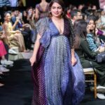 Mallika Dua Instagram – If it’s not you being a sample size, it’s the fact that you aren’t an nepo babe, or a South Delhi fashion gatekeeper or Mercury retrograde or something else. It’s not always the easiest getting designers to dress you when you love to dress up for most imagine their creations on a mannequin. 

Not @urvashikaur though. She makes clothes for human beings that come with their own voices,sizes and colour. All of which cannot be defined by and contained in sample size dimensions. Her clothes don’t conform, or force you to. 

This is why it was pure joy being part of 15 years of Urvashi Kaur at Lakme fashion week and walking alongside all of Urvashi’s muses,each  so accomplished, fearless and unique. 

Thank you for creating this beautiful show and for always making us part of your vibrant, inclusive, free size world, UK! 

#UrvashiKaur  #LakméFashionWeekxFDCI #LakméFashionWeek #LFWxFDCI #LFW #FDCI

@lakmefashionwk @lakmeindia @nexaexperience @fdciofficial @r1seworldwide @reliancebrandsltd

Styling: @dhfranklin
Makeup: @eshwarlog 
Hair: @dellsi.mody 
Show director: @lubna.adam
Backstage: @delnazd 
Music: @martinduboismdub