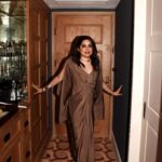 Mallika Dua Instagram – 🟫🫧Drink and dance🫧🟫