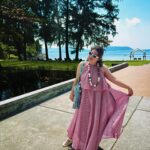 Mallika Dua Instagram - No vacation from phaishun for didi 🌴✌🏻🧳💅🏻 Kaunsi best?