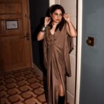 Mallika Dua Instagram – 🗡️🕯️🪐
.
.
.
.
.
.
In @reik.studio 
@shoplune 
@aands_official 
.
.
.
.
Team 
@sakshi312 
@kajol_mulani 
@dellsi.mody 
📸 @pehelaggarwal