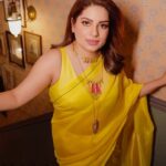 Mallika Dua Instagram – Mango Bite 💋
.
.
.
.
.
I spent women’s day hair flipping and being dolled up by the most talented group of women. Not bad. Give compliment? 
.
.
.
.
.

@makeupbychandanimalik 
@hairbysimrankaur
📹 @annoushkasharma