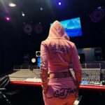Malu Trevejo Instagram - This pink @fashionnova set so cute for the studio this year Les doy un álbum 💜🦋