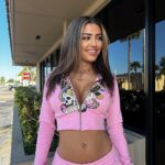 Malu Trevejo Instagram - This pink @fashionnova set so cute for the studio this year Les doy un álbum 💜🦋