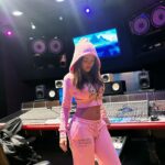 Malu Trevejo Instagram - This pink @fashionnova set so cute for the studio this year Les doy un álbum 💜🦋