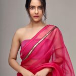 Malvi Malhotra Instagram - Plainness 🌷 Ensemble by — @vonindia HMUA — @monashairandbeauty PC — @fzyfuzionstudio Styled by me 😌