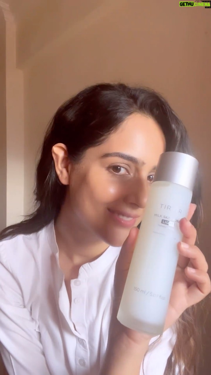 Malvi Malhotra - 3 Likes - TIRTIR @tirtir_global
A SKIN CARE ROUTINE I FELL IN LOVE WITH !!!
Korean skin care routine which is going globally famous.
Ultimate hydration boosters for my dry skin .
Absolutely loving it . It gives my skin such a radiant glow , looks like glitter ✨
#fasafe #milktoner #lipoils #vegan #tirtir