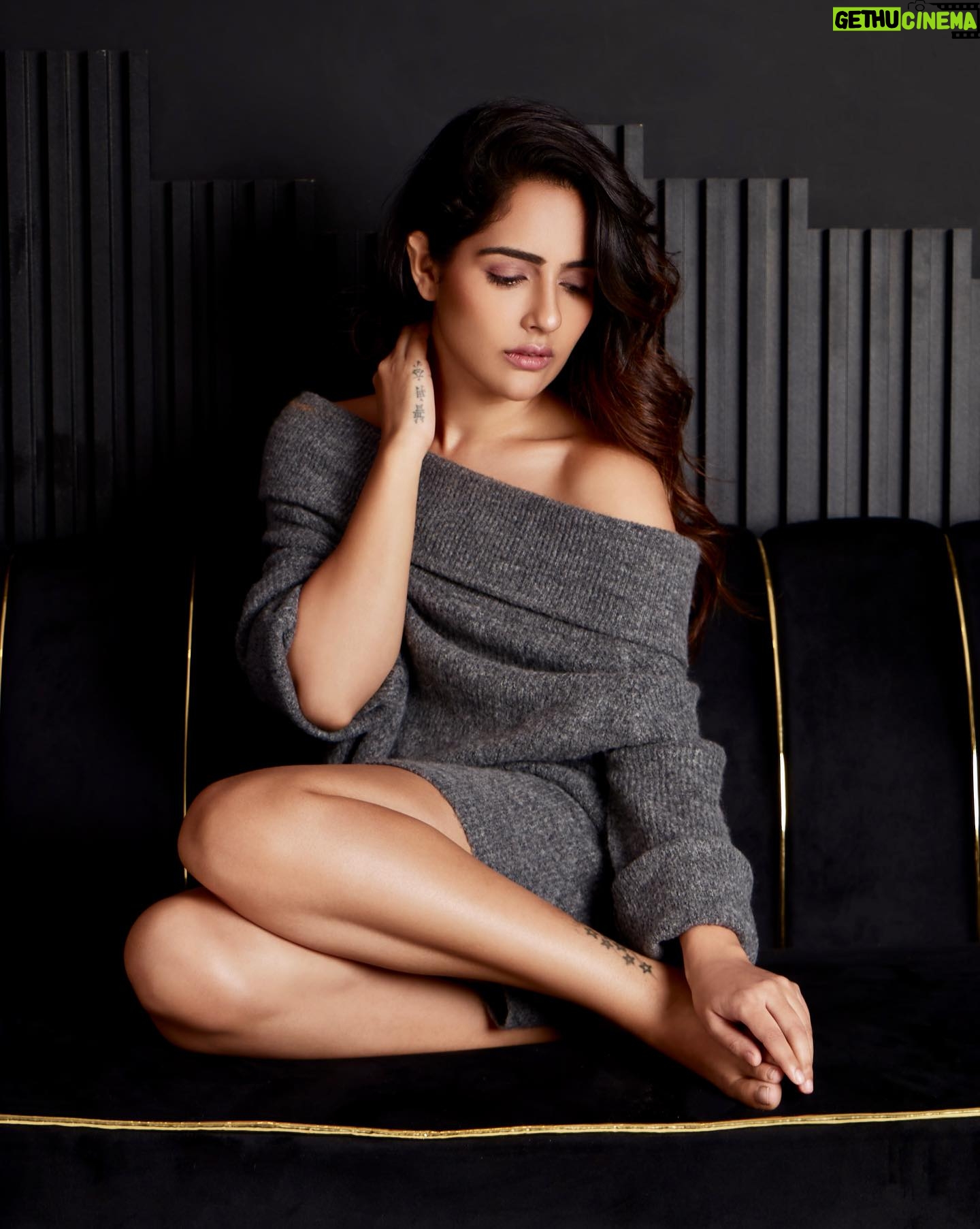 Malvi Malhotra - 3 Likes - 🩶🩶🩶🩶🩶🩶🩶🩶
——
Styling — @roshnipandey__
PC — @trueclick01
HMUA — @sapnanairmakeovers
— #malvimalhotra