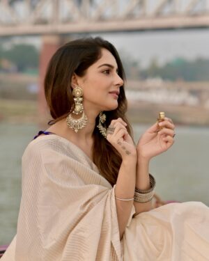 Malvi Malhotra Instagram - 🤎🤍🤎

Styling : @style_deintrepide
Ensemble by : @the_style_hub14
PC : @ankitsahu8589 

— #malvimalhotra