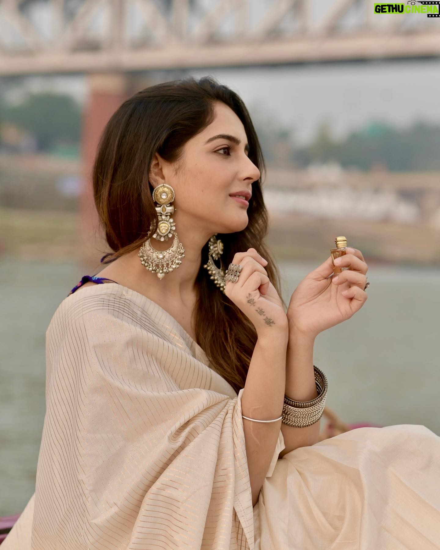 Malvi Malhotra - 3 Likes - 🤎🤍🤎
Styling : @style_deintrepide
Ensemble by : @the_style_hub14
PC : @ankitsahu8589
— #malvimalhotra