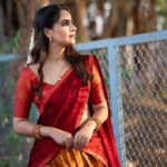 Malvi Malhotra Instagram - Raw and candid 🫶 Photographer @arvindkannanphotography ~~ Actress @malvimalhotra ~~ MUA @ratnamakeupartist ~~ Hairstyles @style_with_anbu ~~ JEWELLERY @chennai_jazz ~~ Costume Designer @dharaniofficialpage ~~ Shoot Assist by @kiladi_subash