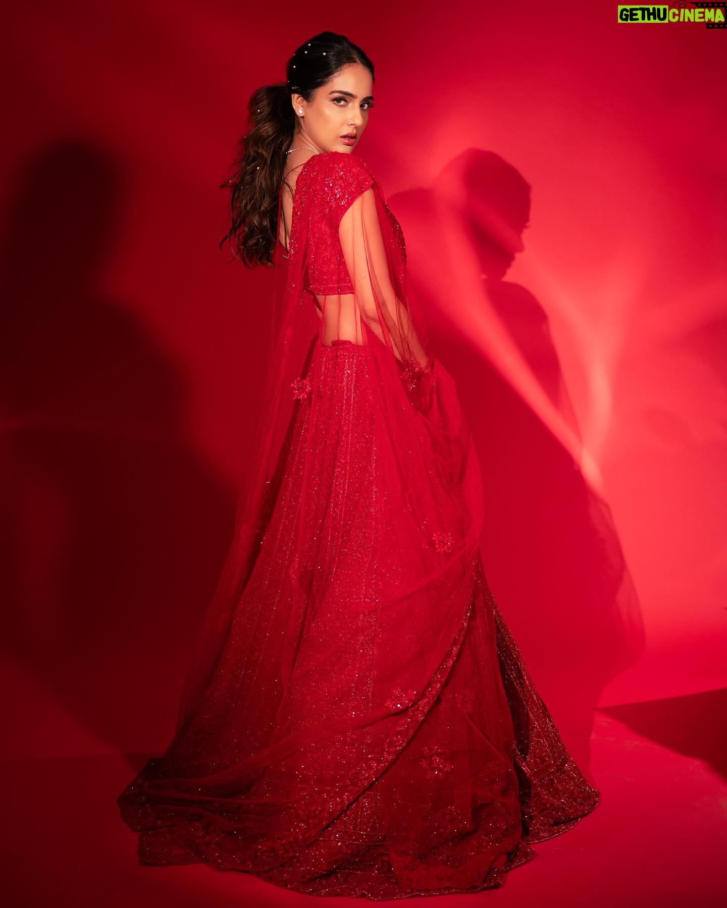 Malvi Malhotra - 3 Likes - Captivating ❤️❤️❤️
PC — @deepak_das_photography
HMUA — @monashairandbeauty
Styled by @krishi1606
Outfit @kalighataindia
Jewellery @milsilaccessories
— #malvimalhotra