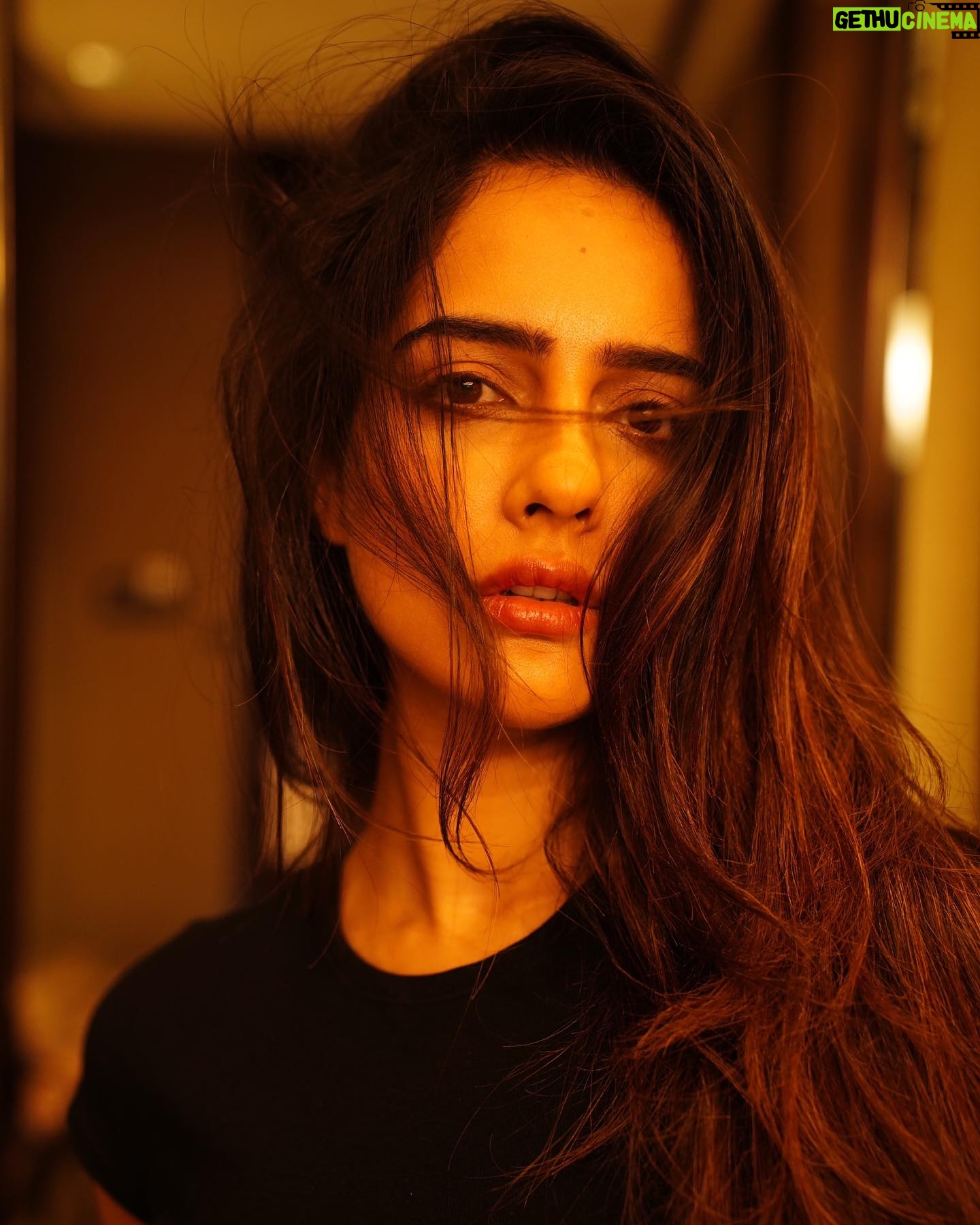 Malvi Malhotra - 3 Likes - 🖤🤎
PC — @chiliverishiva
Styled by — @roshnipandey__
—
