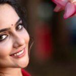 Malvi Malhotra Instagram - Raw and candid 🫶 Photographer @arvindkannanphotography ~~ Actress @malvimalhotra ~~ MUA @ratnamakeupartist ~~ Hairstyles @style_with_anbu ~~ JEWELLERY @chennai_jazz ~~ Costume Designer @dharaniofficialpage ~~ Shoot Assist by @kiladi_subash