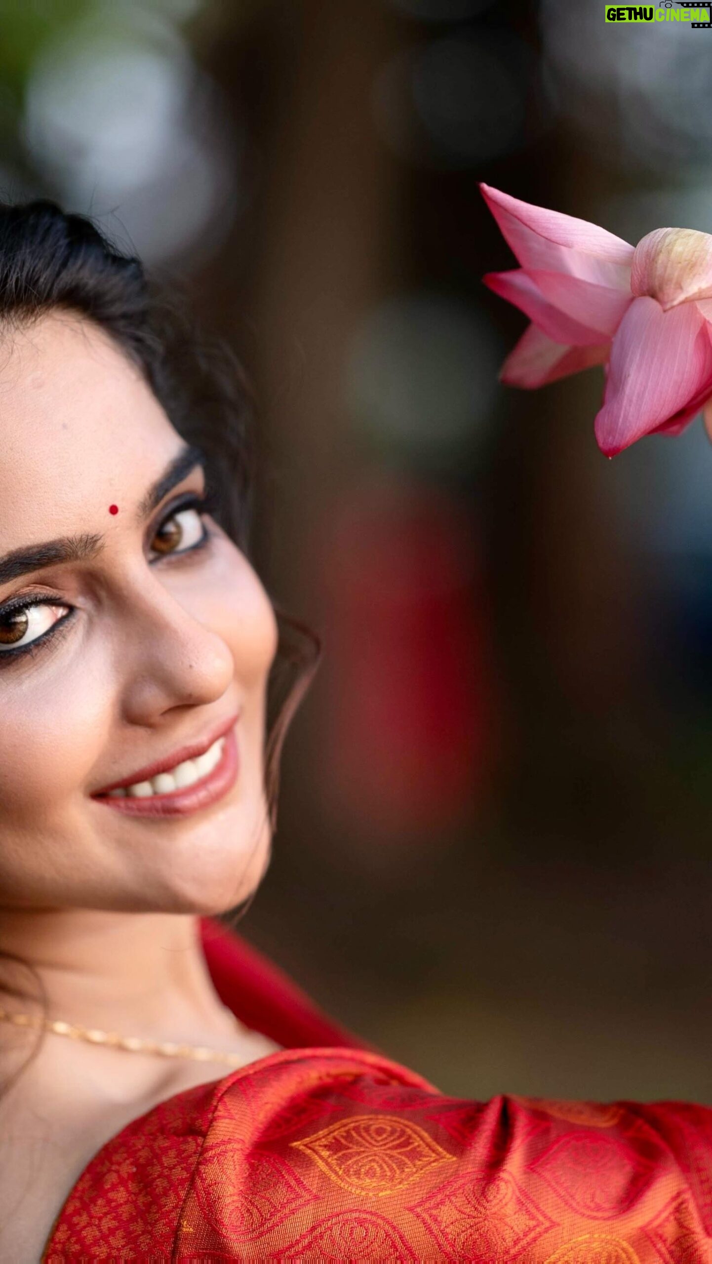 Malvi Malhotra Instagram - Raw and candid 🫶 Photographer @arvindkannanphotography ~~ Actress @malvimalhotra ~~ MUA @ratnamakeupartist ~~ Hairstyles @style_with_anbu ~~ JEWELLERY @chennai_jazz ~~ Costume Designer @dharaniofficialpage ~~ Shoot Assist by @kiladi_subash