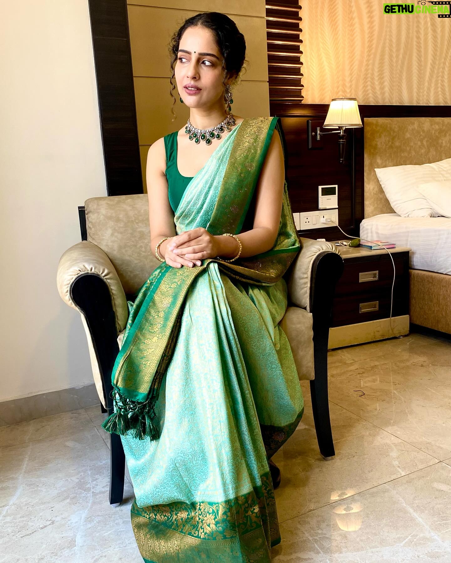 Malvi Malhotra - 3 Likes - 💚🤍